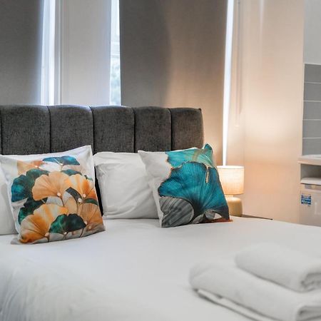 London Selwyn Unique & Stylish Studios Екстериор снимка