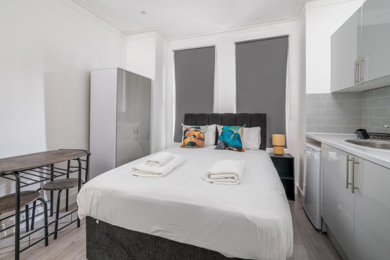 London Selwyn Unique & Stylish Studios Екстериор снимка