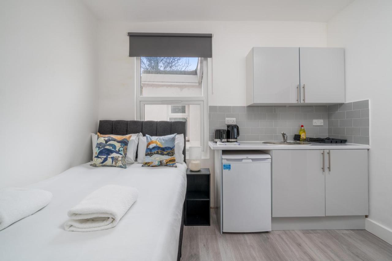London Selwyn Unique & Stylish Studios Екстериор снимка