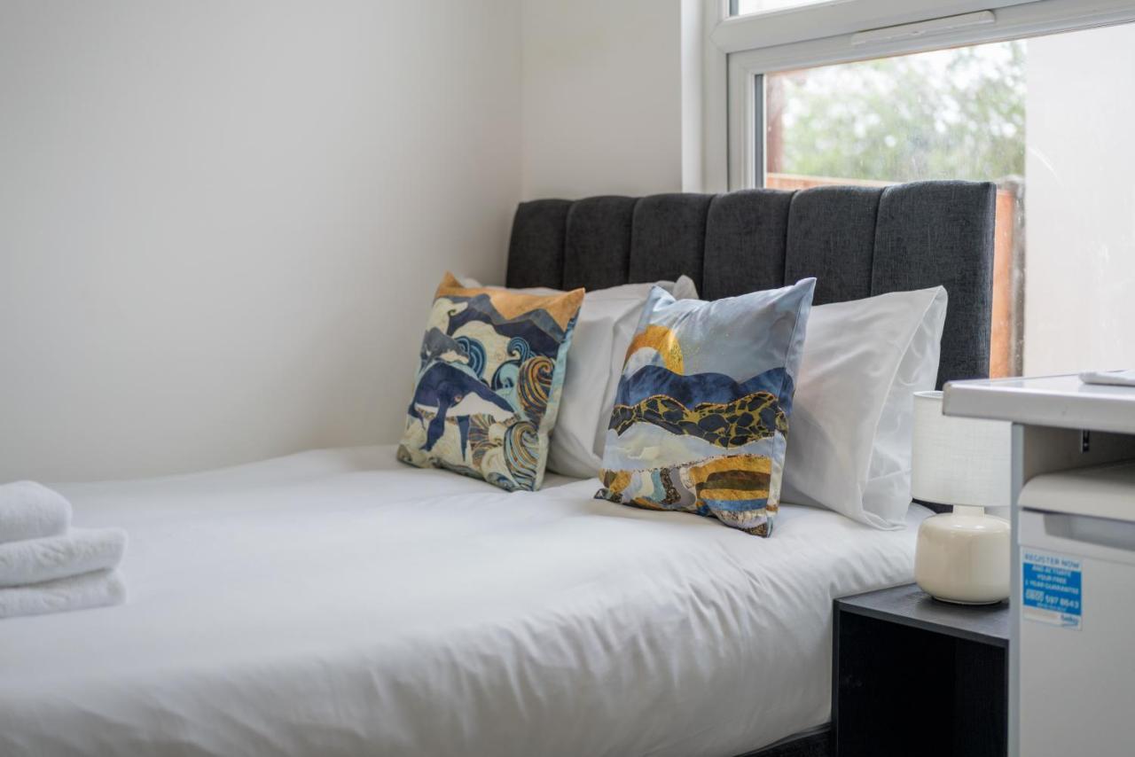 London Selwyn Unique & Stylish Studios Екстериор снимка