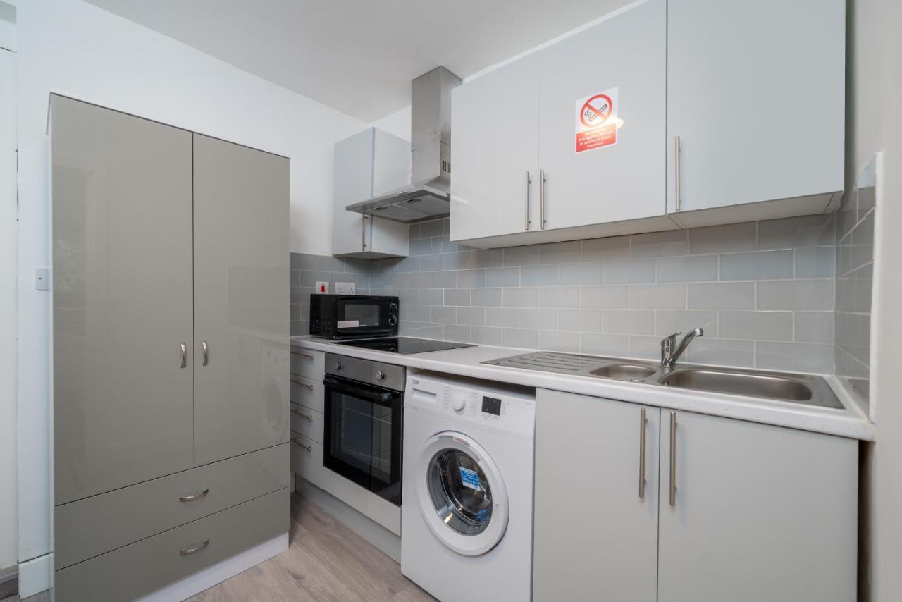 London Selwyn Unique & Stylish Studios Екстериор снимка