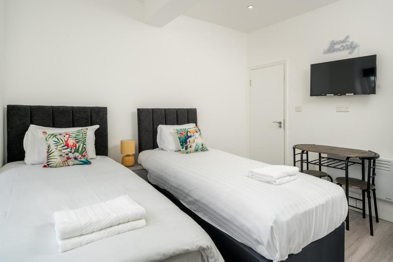 London Selwyn Unique & Stylish Studios Екстериор снимка