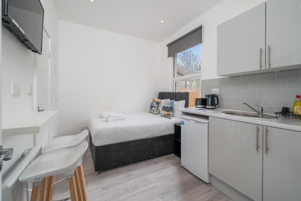 London Selwyn Unique & Stylish Studios Екстериор снимка