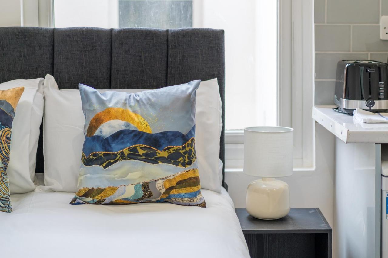 London Selwyn Unique & Stylish Studios Екстериор снимка
