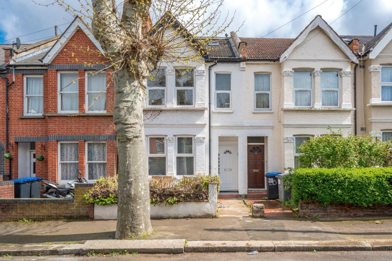 London Selwyn Unique & Stylish Studios Екстериор снимка
