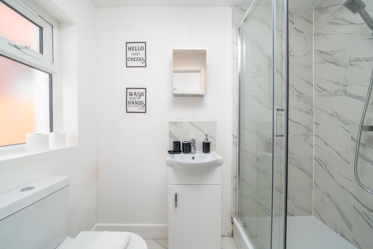 London Selwyn Unique & Stylish Studios Екстериор снимка