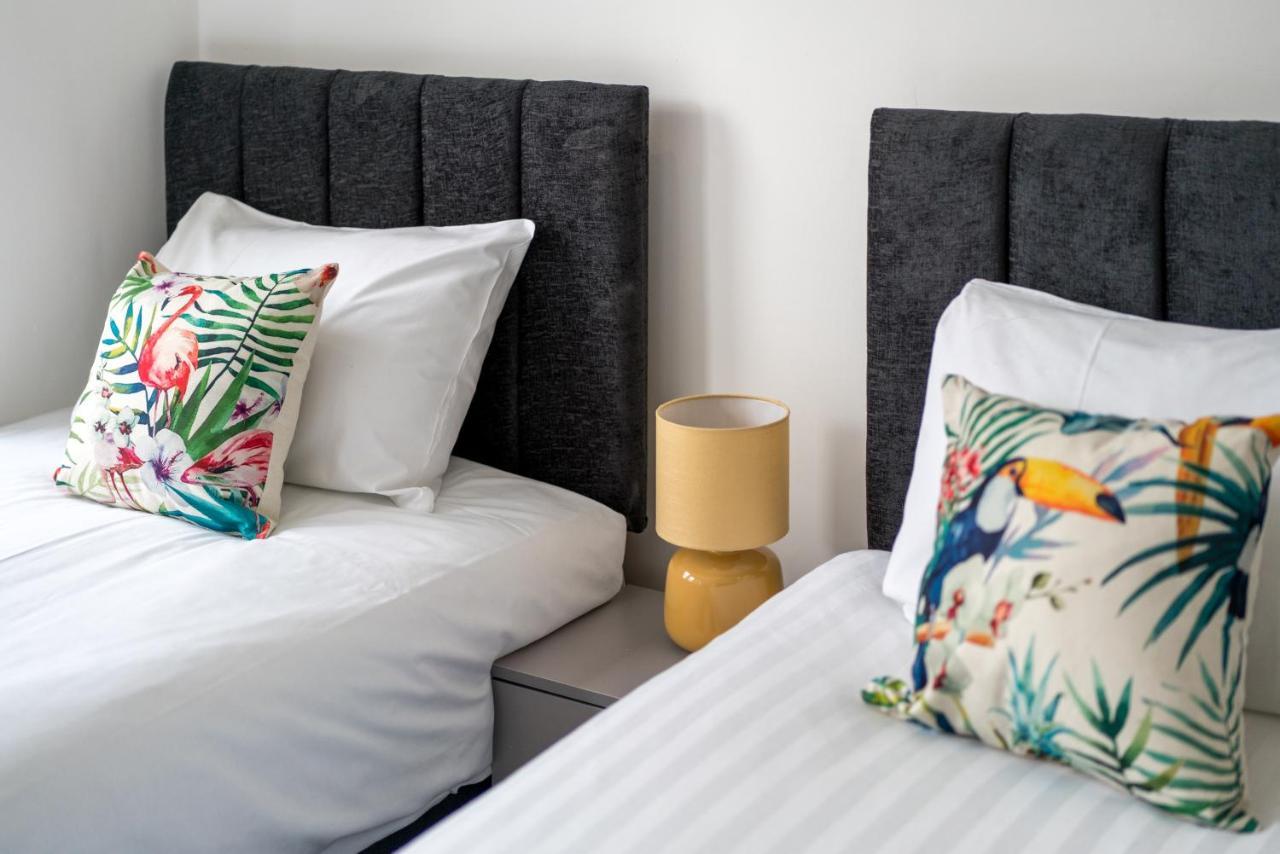 London Selwyn Unique & Stylish Studios Екстериор снимка